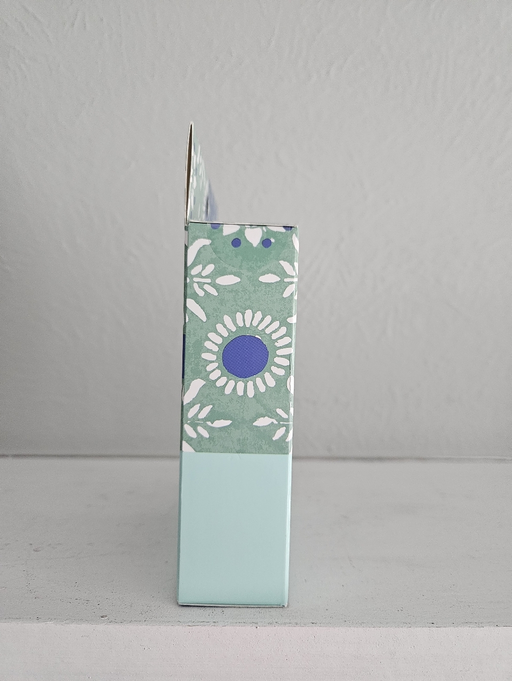 New In Box- Target X Roller Rabbit Wireless Ear Buds With Case- Floral Vines - Picture 3 of 11